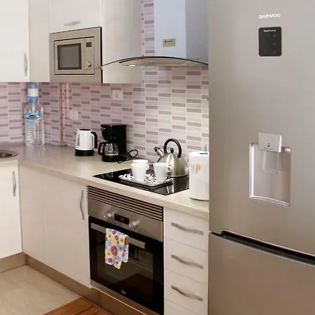 Apartamento Con Piscina. Tenerife Sur *